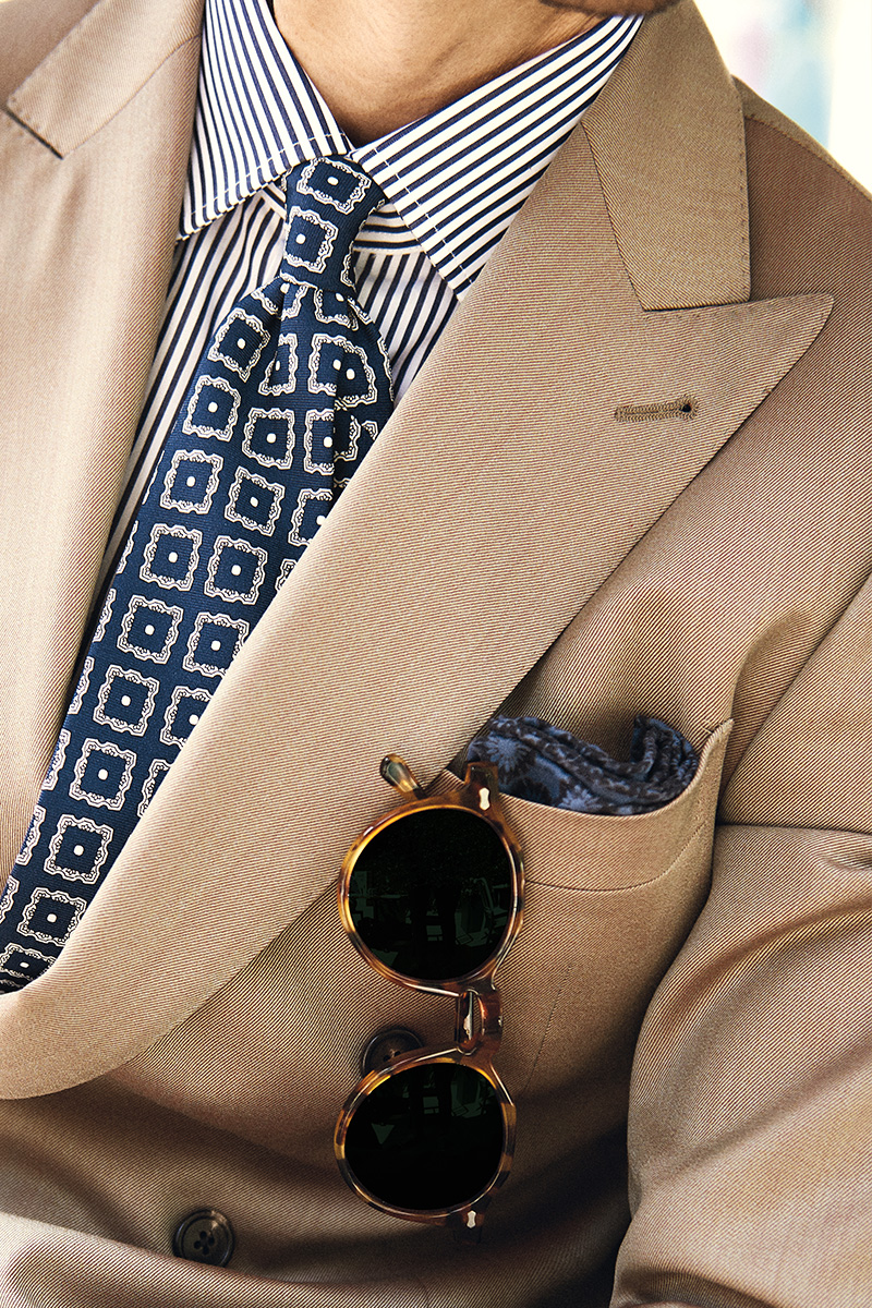 The modern double breasted suit: Italian style for 6x2, 4x2 button jackets